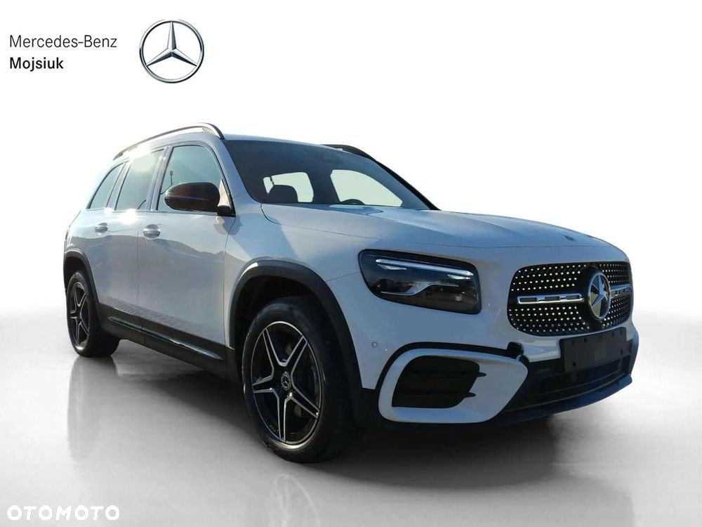 Mercedes-Benz GLB - 1