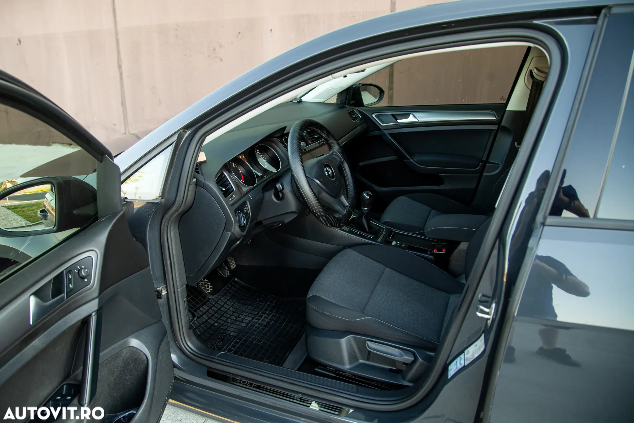 Volkswagen Golf - 11