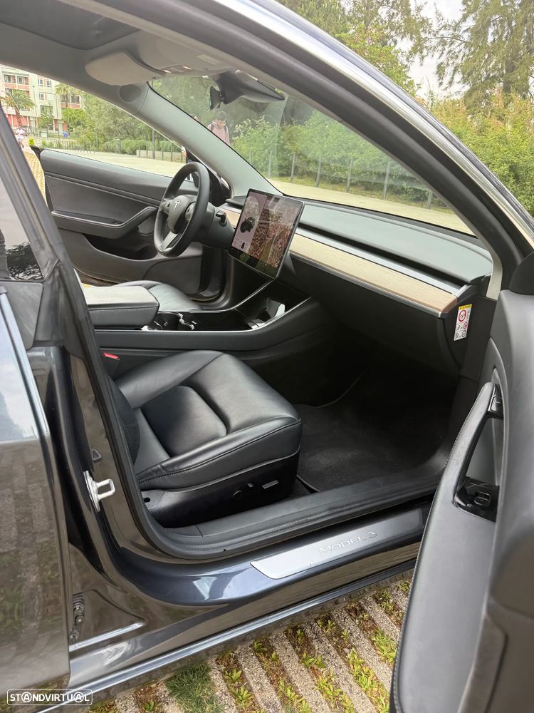 Tesla Model 3 - 16