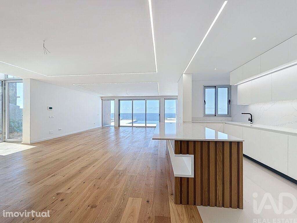 Casa / Villa T3 em São Martinho - Grande imagem: 4/35