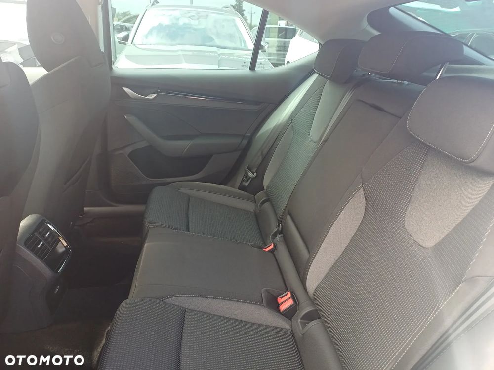Skoda Octavia 1.5 TSI 30 Years - 26