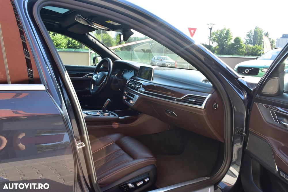 BMW Seria 7 740e iPerformance - 13