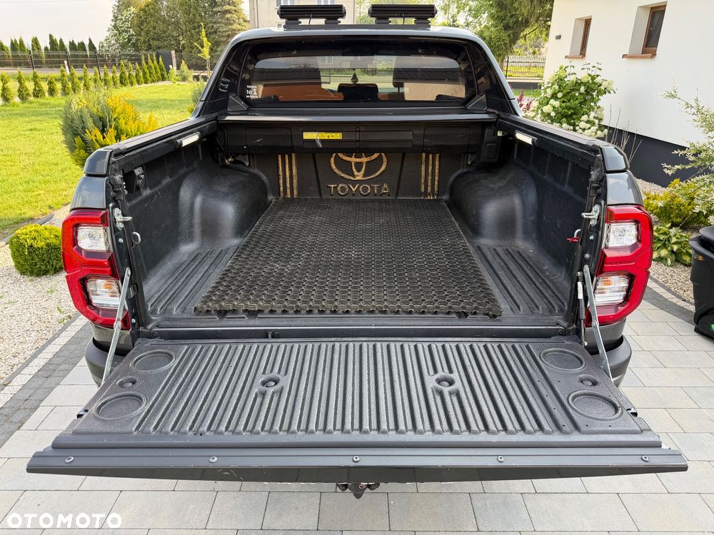 Toyota Hilux 2.8 D-4D Double Cab Invincible Sport 4x4 - 18