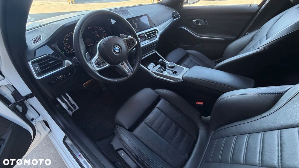 BMW Seria 3 320d xDrive M Sport Shadow - 14
