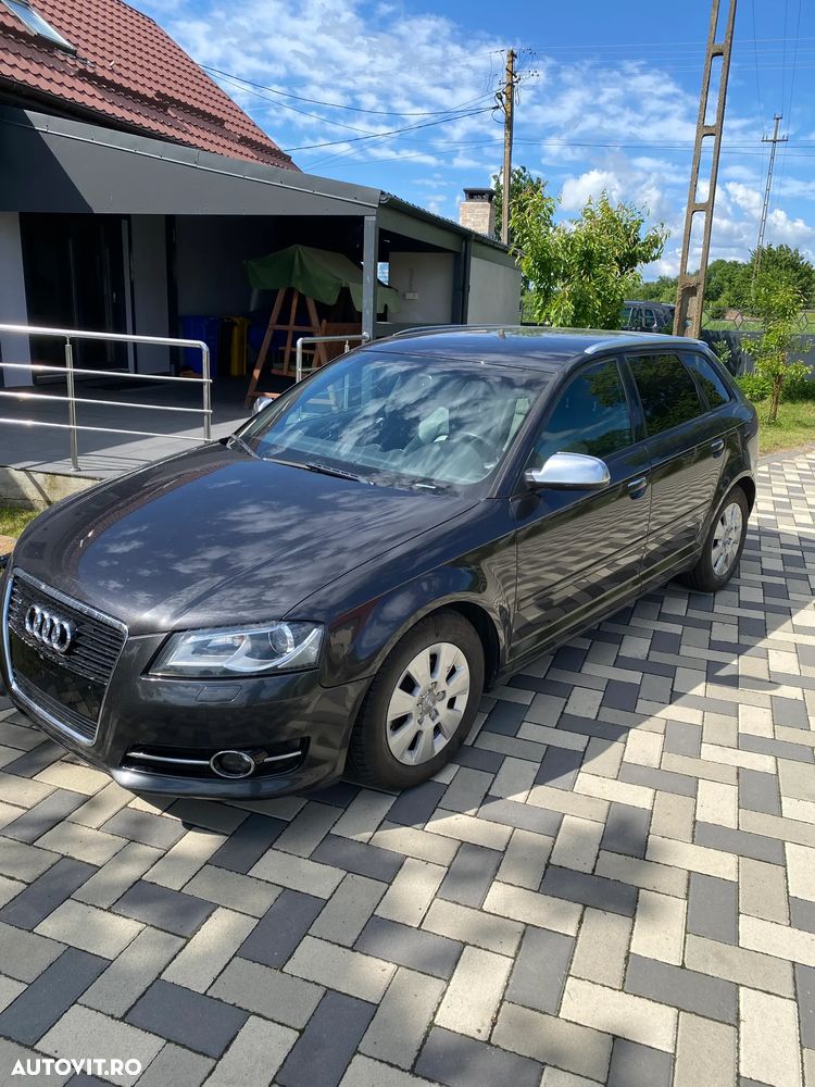 Audi A3 Sportback 1.6 TDI DPF Ambiente - 2