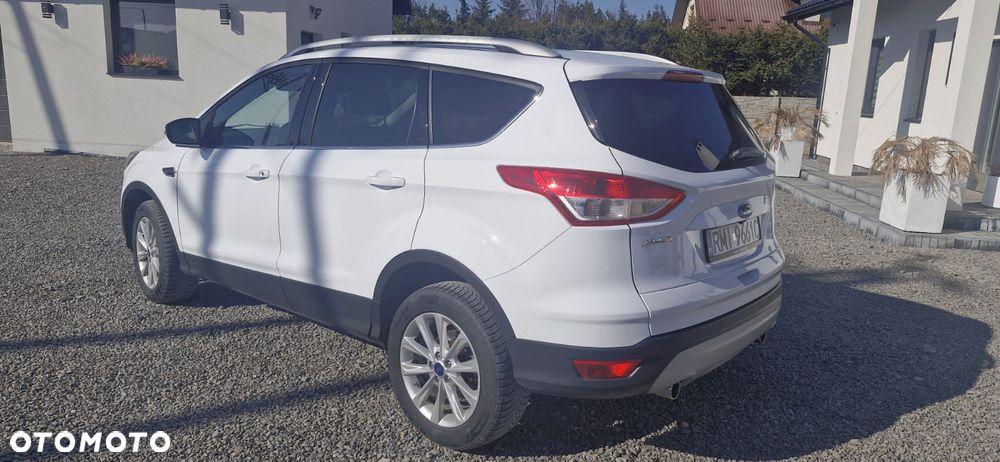 Ford Kuga 2.0 TDCi 2x4 Titanium - 3