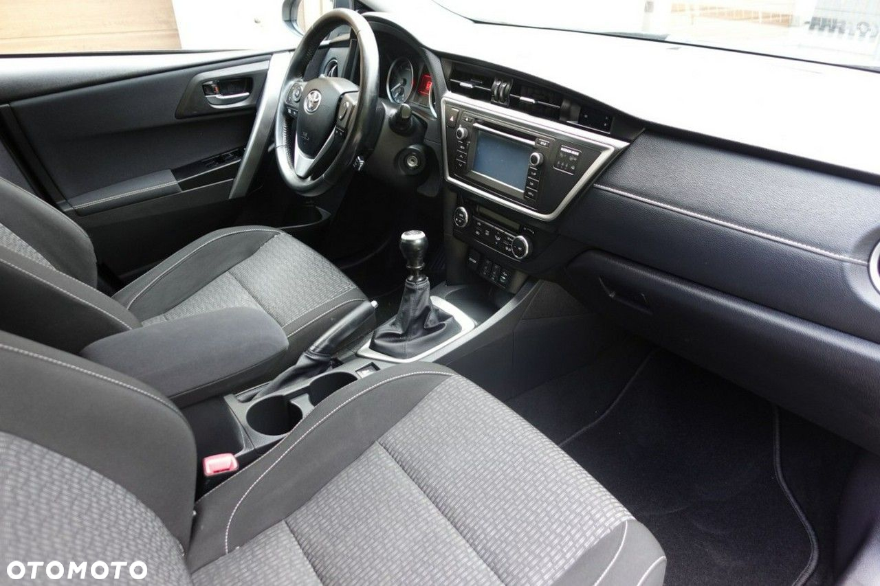 Toyota Auris - 12