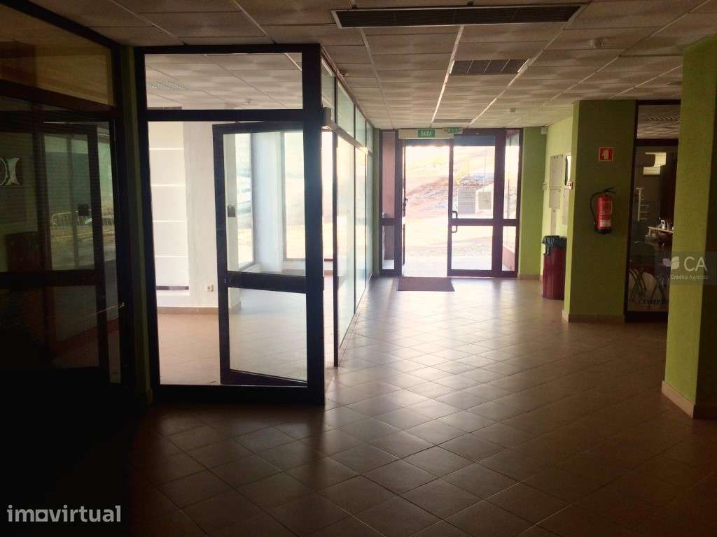Loja para venda com 28,05 m² situada em espaço comercial de Santiag... - Grande imagem: 3/13
