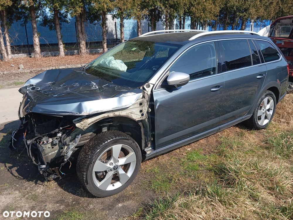Skoda Octavia 2.0 TSI 4x4 DSG Scout - 3