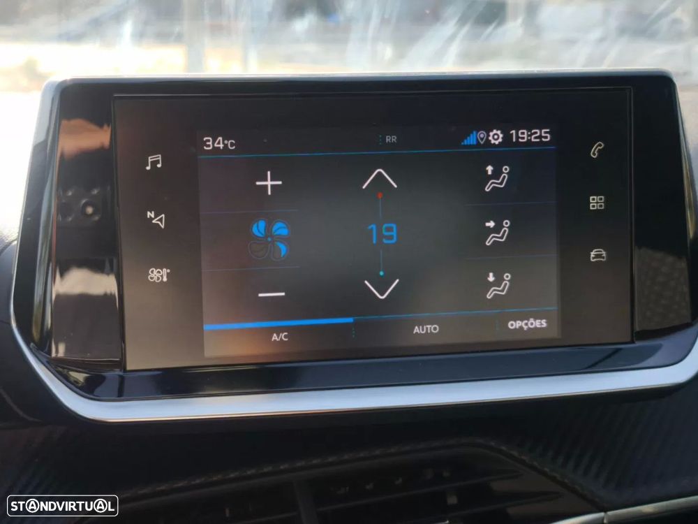Peugeot 2008 PureTech 130 EAT8 Allure - 27