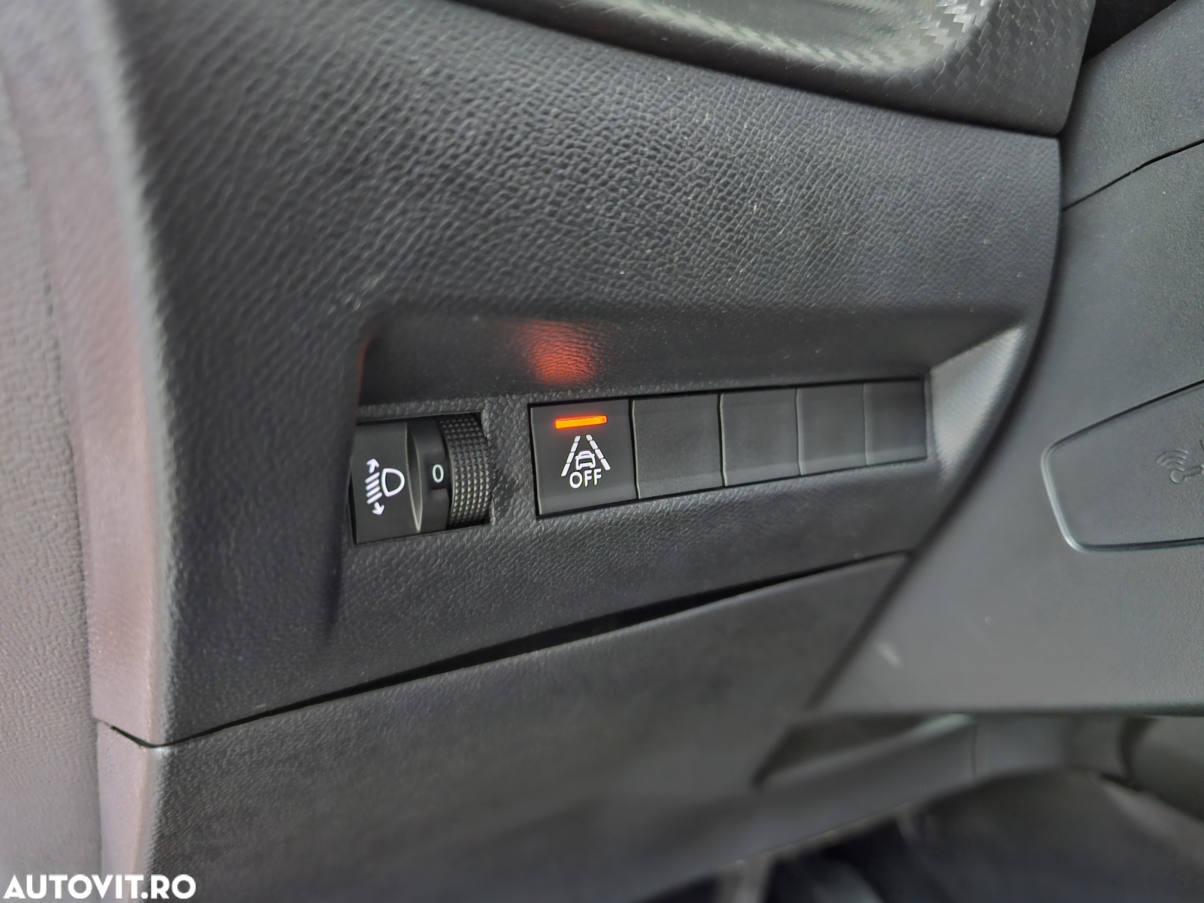 Peugeot 2008 PureTech 130 EAT8 Allure - 17