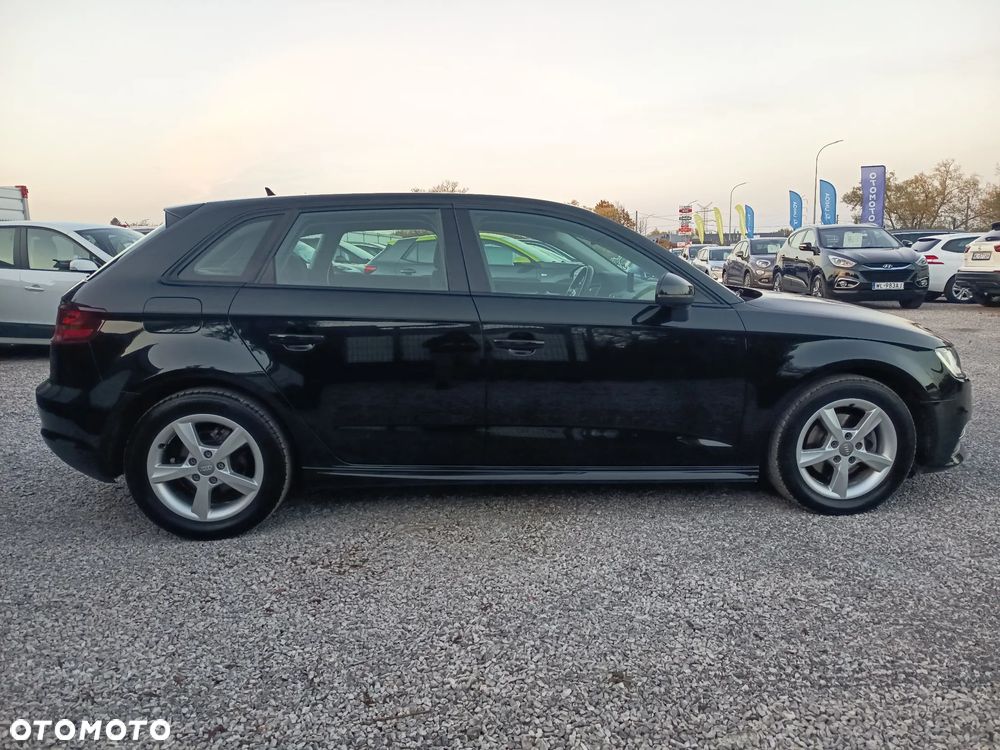 Audi A3 Sportback 1.6 TDI ultra Attraction - 10