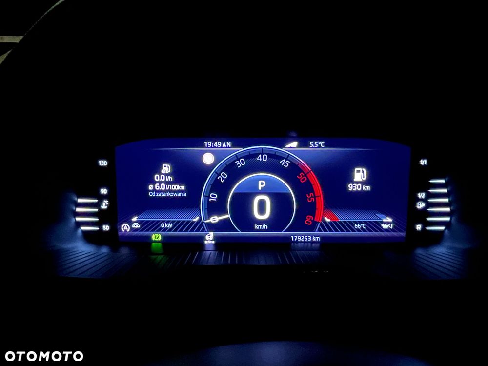 Skoda Superb 2.0 TDI DSG Premium Edition - 39