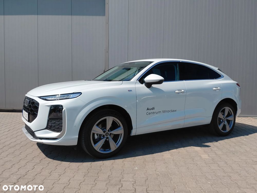 Audi Q3 TFSI mHEV 110 kW S tronic - 1