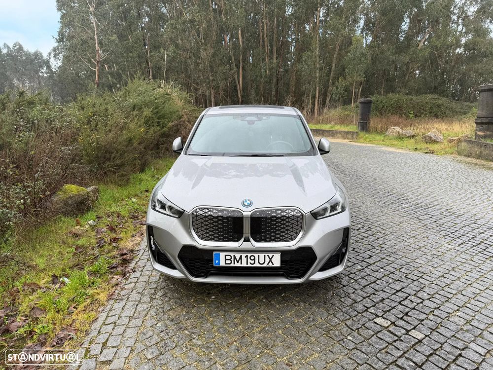 BMW iX1 eDrive20 Pack Desportivo M - 2