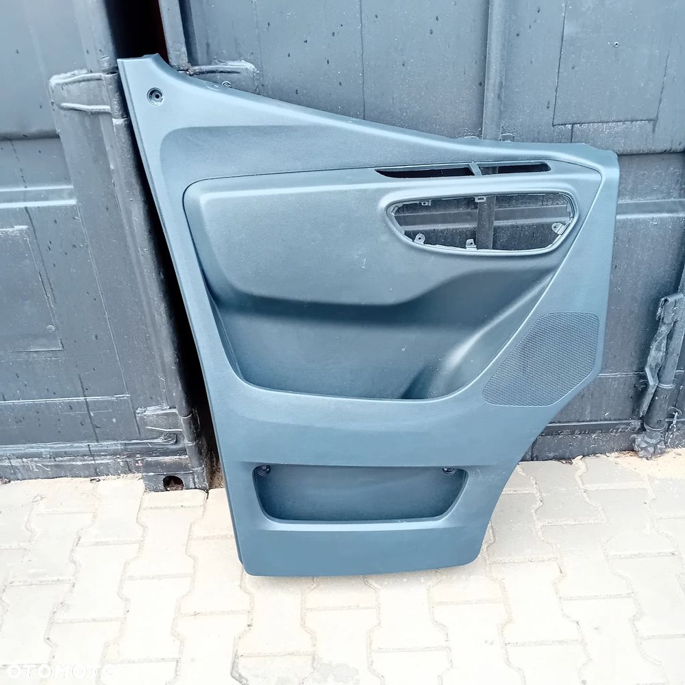 Mercedes Sprinter 907 910 Tapicerka drzwi przednich - Lewa lub Prawa - 2