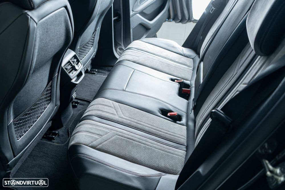 Peugeot 3008 1.6 Hybrid GT Pack e-EAT8 - 9