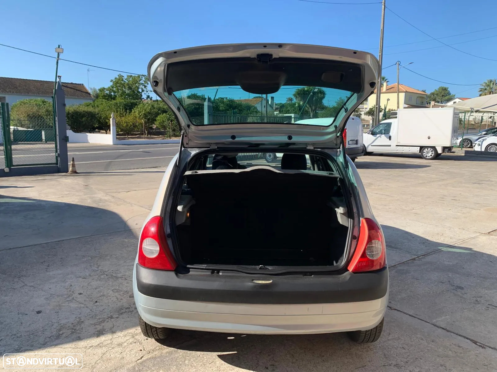 Renault Clio 1.2 16V Confort Dynamique - 10