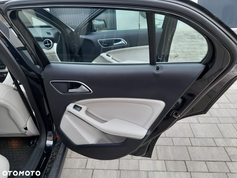 Mercedes-Benz GLA - 19