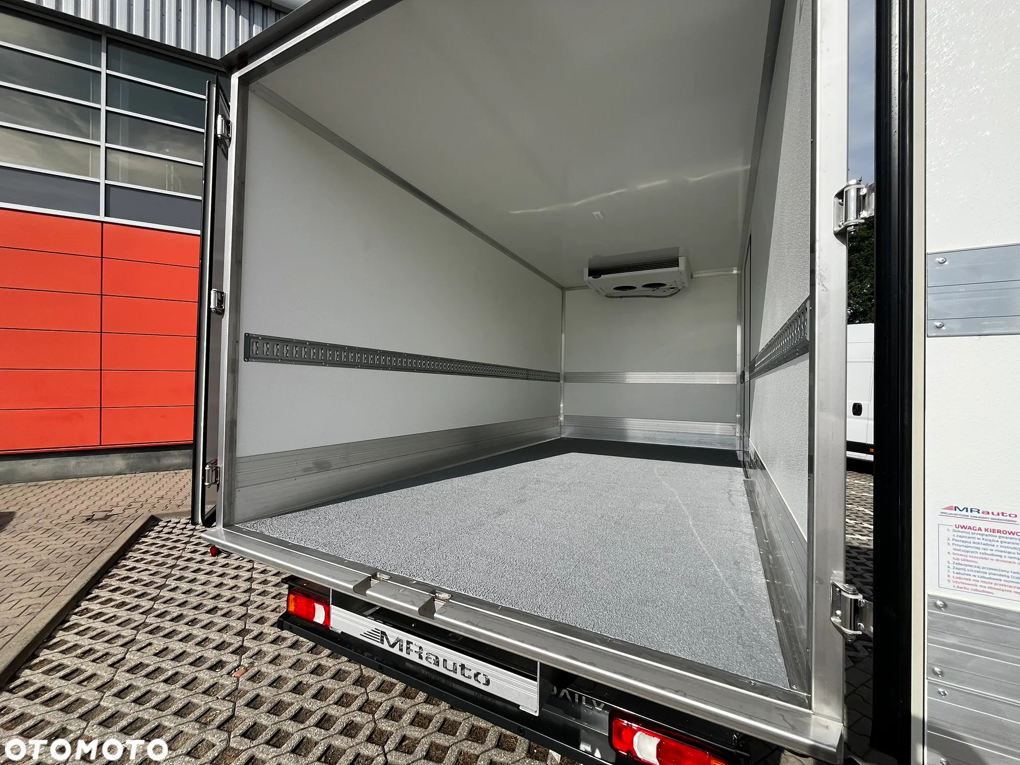 Iveco DAILY 35S18 - 8