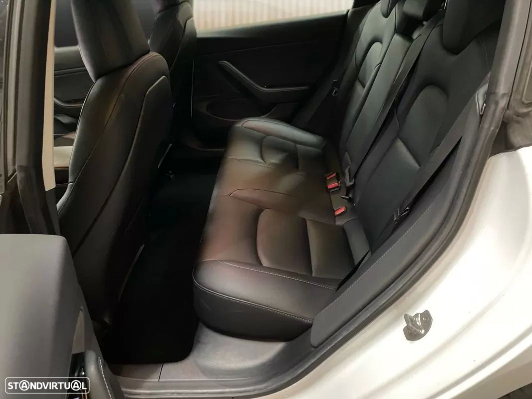 Tesla Model 3 Long-Range Dual Motor AWD - 17