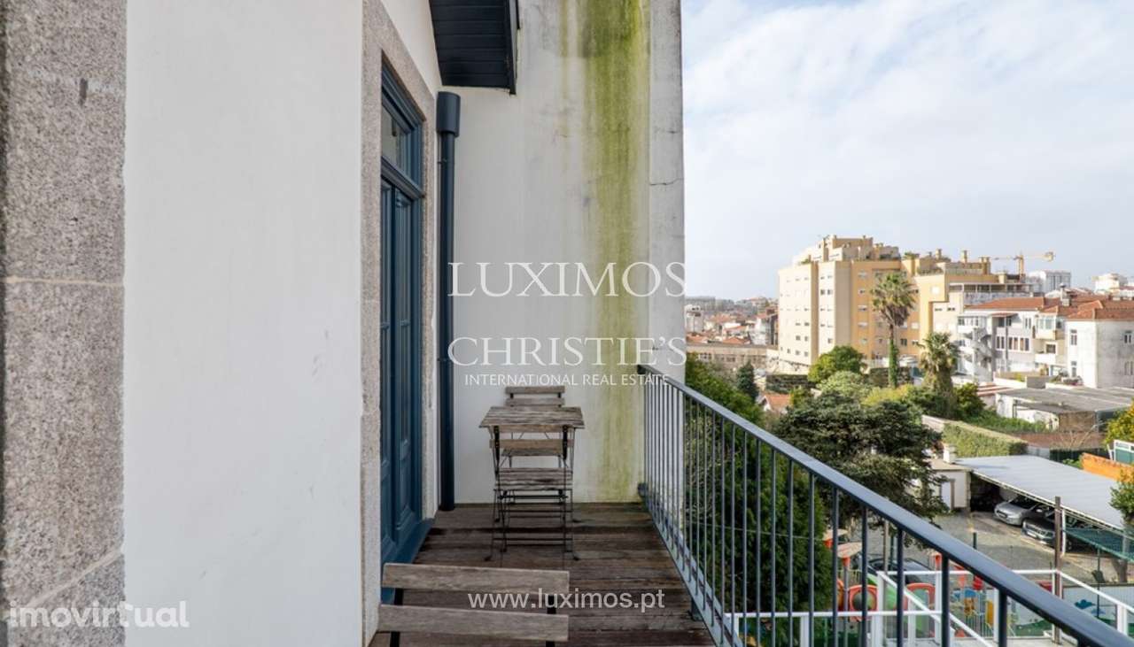 Apartamento T2 com varandas em Alojamento Local à venda centro do Por - Grande imagem: 2/23