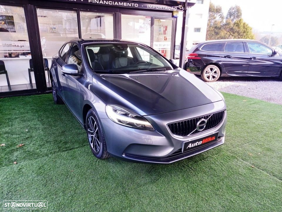 Volvo V40 2.0 D2 Momentum Geartronic - 4
