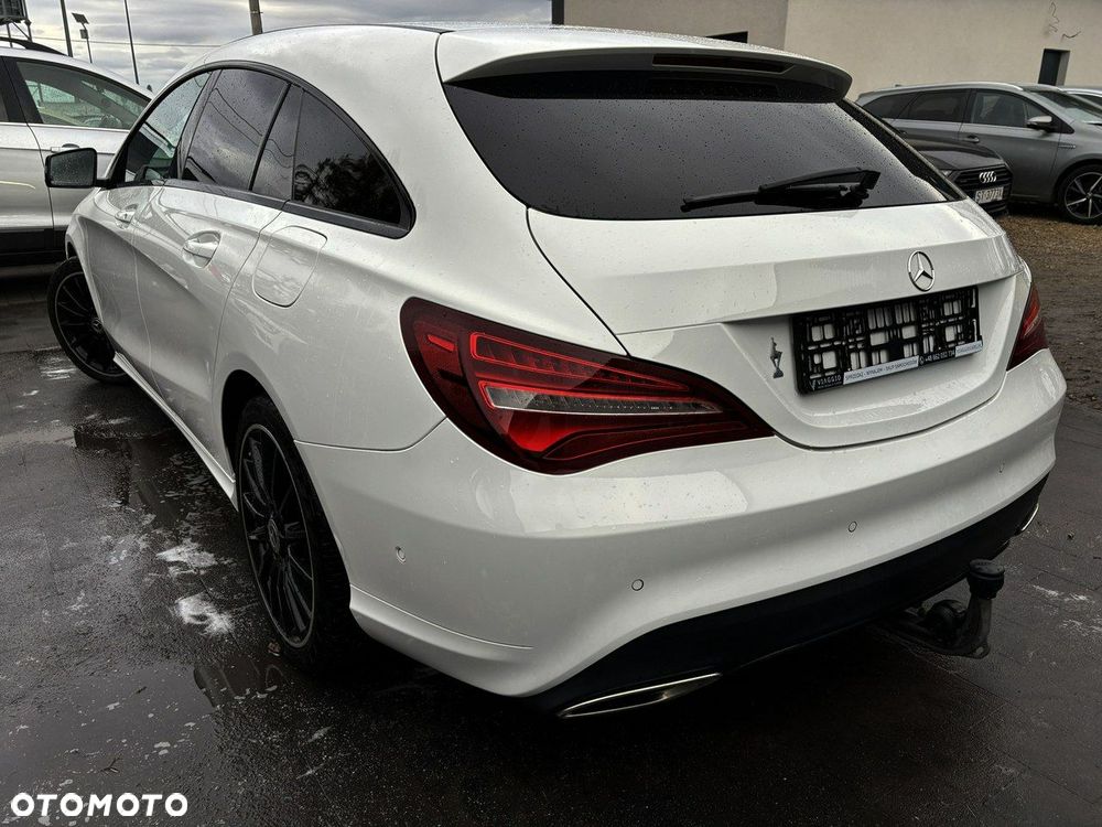 Mercedes-Benz CLA 200 AMG Line - 3