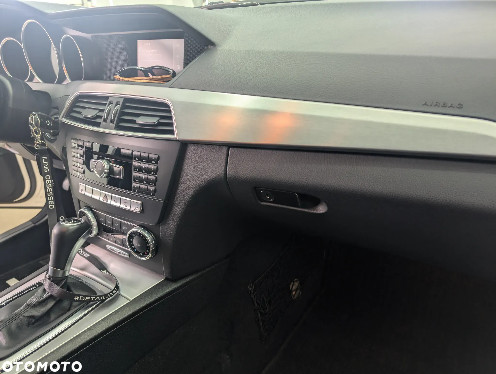 Mercedes-Benz Klasa C 180 T CGI Automatik BlueEFFICIENCY Avantgarde - 16