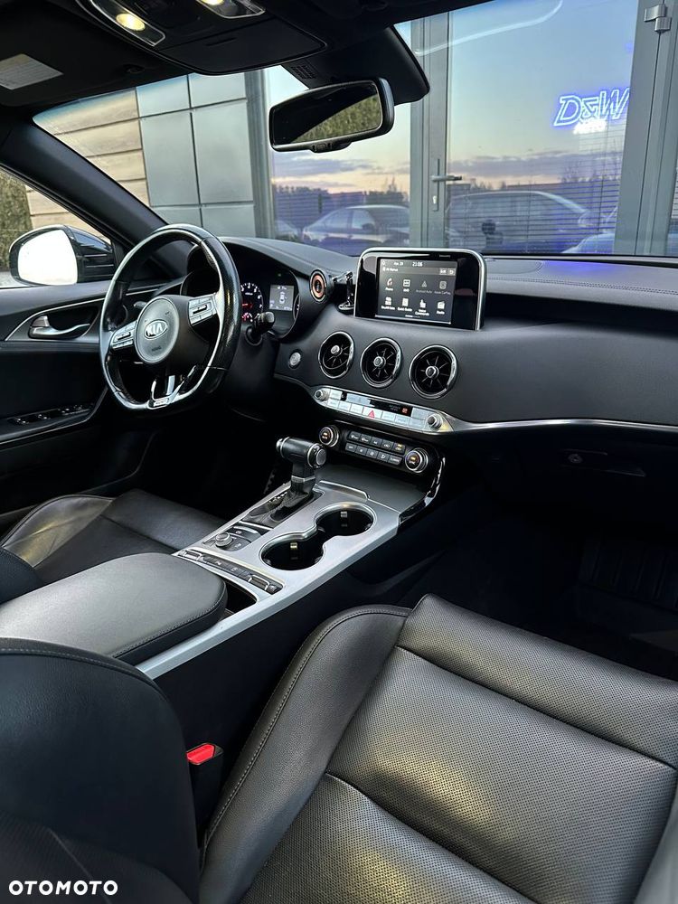 Kia Stinger - 16