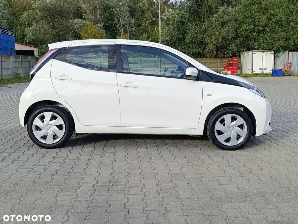 Toyota Aygo x-play - 9