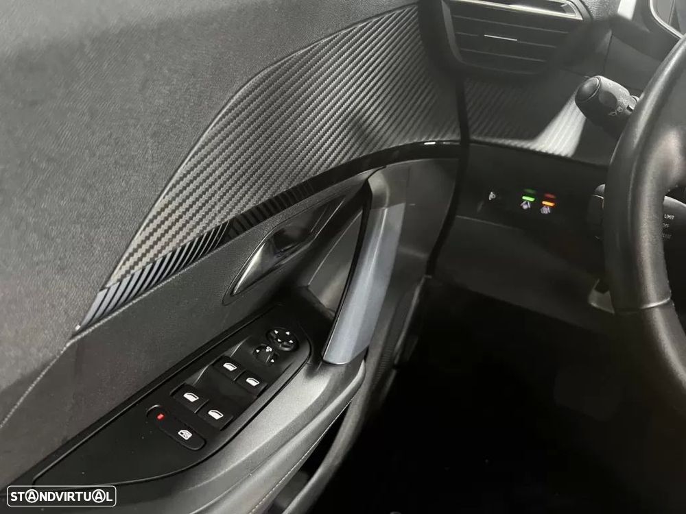 Peugeot e-2008 50 kWh Allure - 26