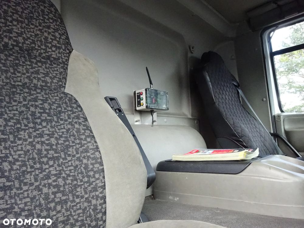 DAF CF 85.360 6x2 - 8