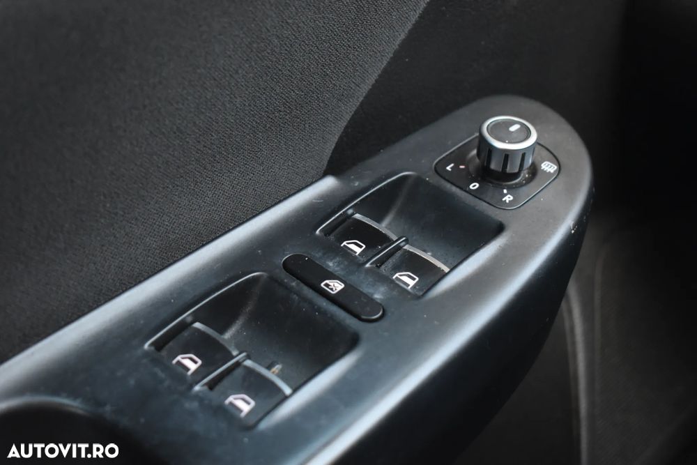 Volkswagen Passat 2.0 TDI DPF 4Motion Sportline - 31
