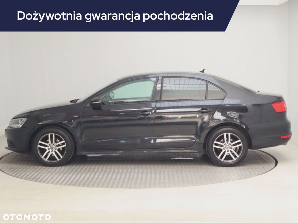 Volkswagen Jetta - 4