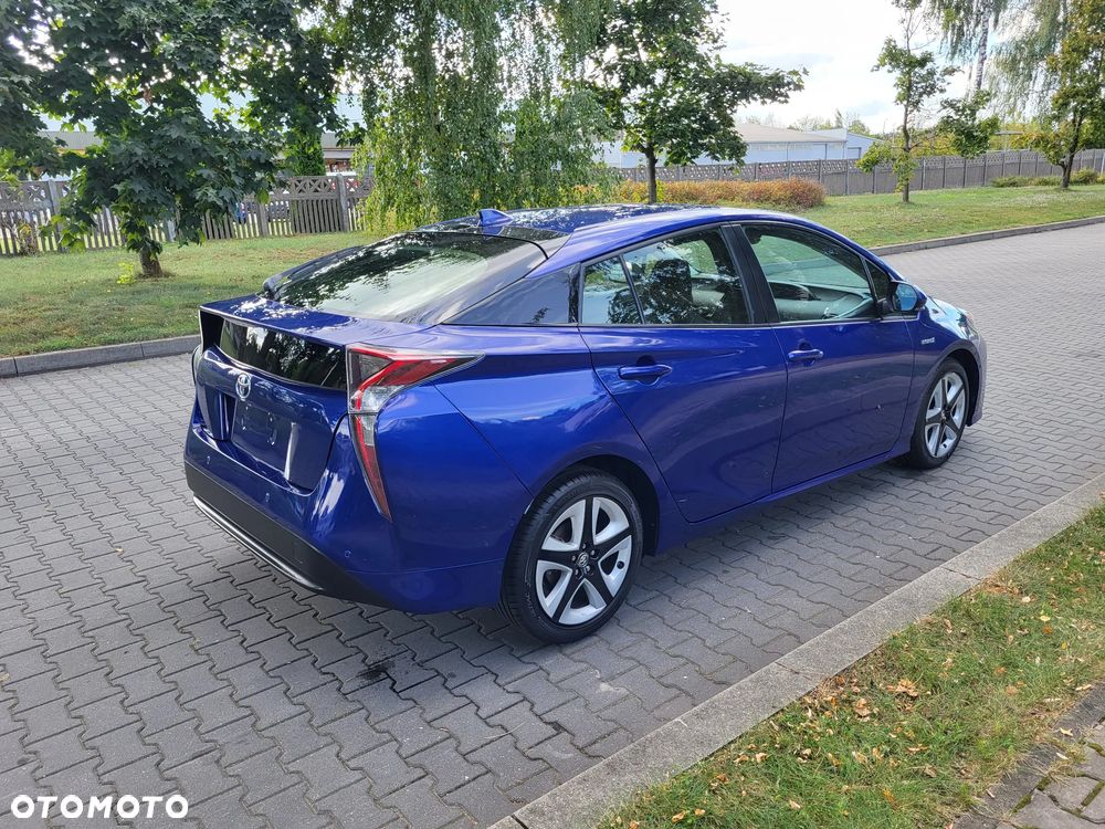 Toyota Prius Plug-in 1.8 Hybrid Executive - 6
