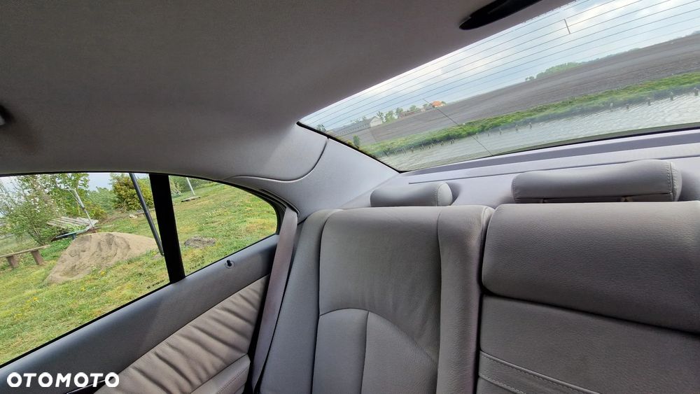 Mercedes-Benz Klasa E 280 4Matic Automatik Avantgarde - 19