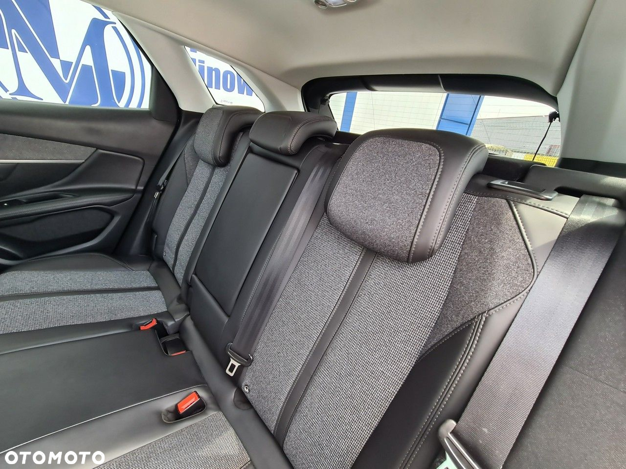 Peugeot 3008 1.6 BlueHDi Allure S&S - 28