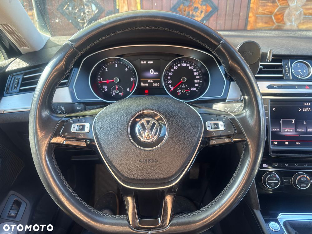 Volkswagen Passat 2.0 TDI BMT Highline - 11