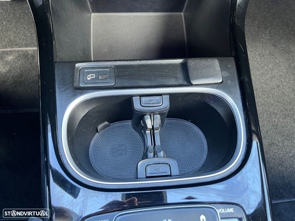 Mercedes-Benz A 250 e AMG Line - 28