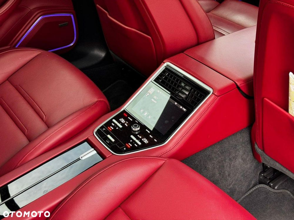 Porsche Panamera 4S Executive - 24