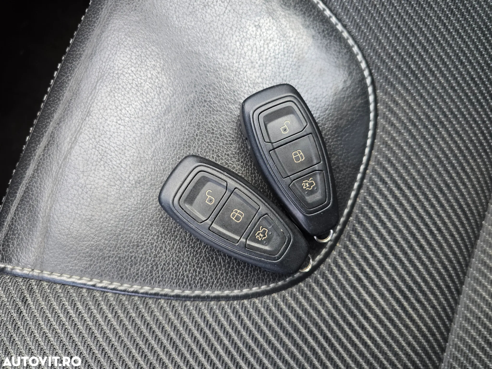Ford Kuga 2.0 TDCi 4WD Powershift Titanium - 21
