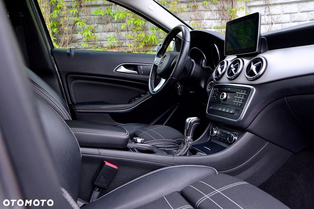 Mercedes-Benz GLA 200 Style - 14