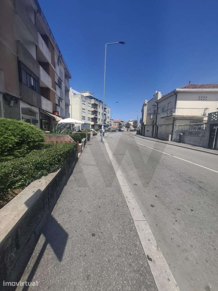 Loja de Rua com Montra | Coimbrões | Arrendamento | 400€/mês - Grande imagem: 2/17