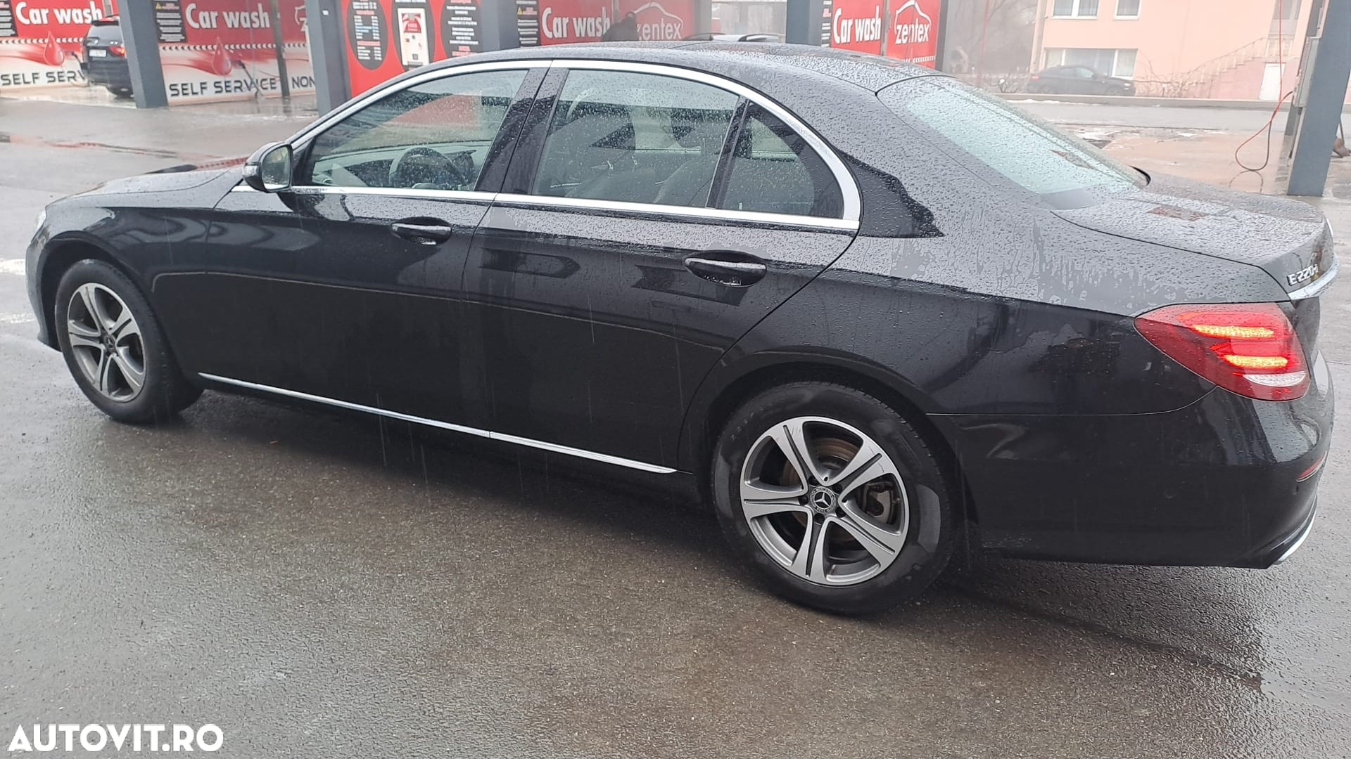Mercedes-Benz E 220 d 9G-TRONIC - 8