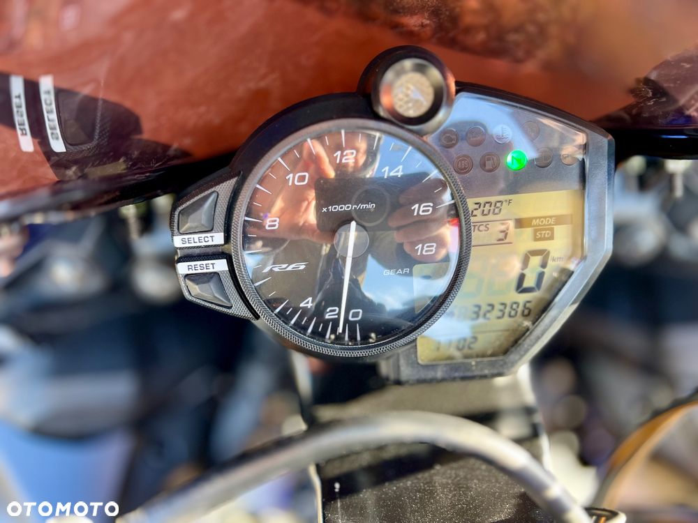 Yamaha R6 - 12