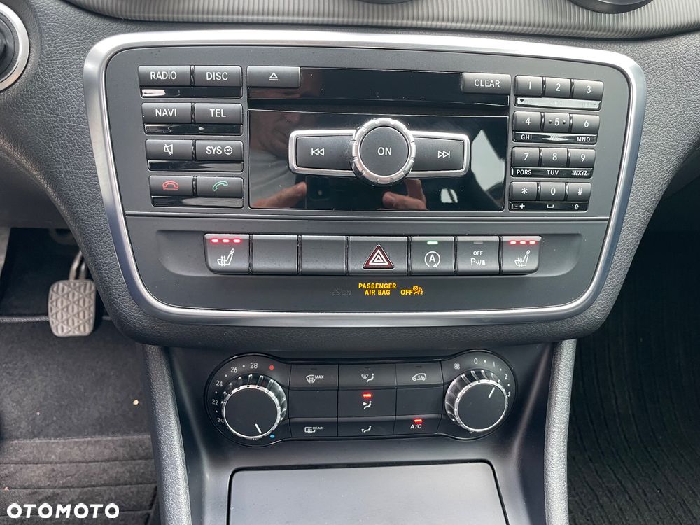 Mercedes-Benz GLA 200 - 25