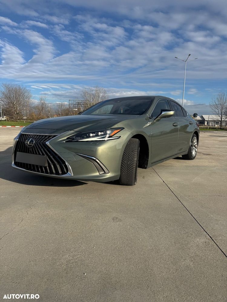 Lexus Seria ES 300h 2.5 TNGA HV 25H- 4X2 CVT Luxury - 3