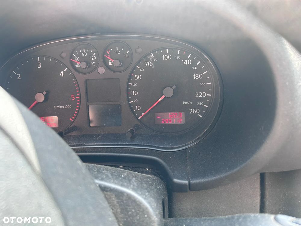 Audi A3 3-drzwiowe 1.9 TDI Ambiente Tiptr - 4