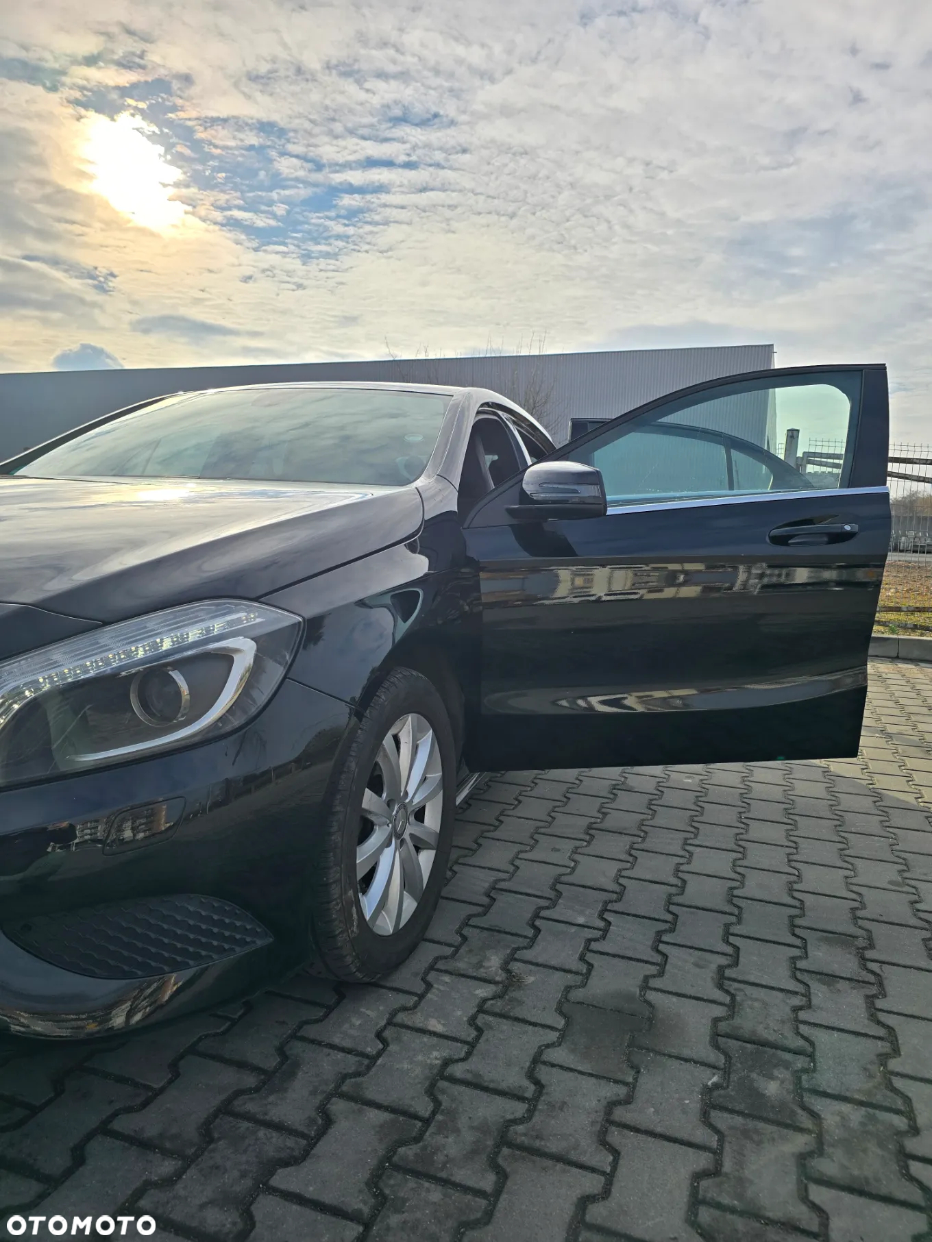 Mercedes-Benz Klasa A 180 BlueEfficiency Edition - 9